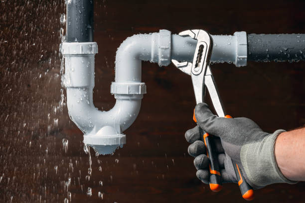 Professional Leak Detection technician working in Danbury, TX